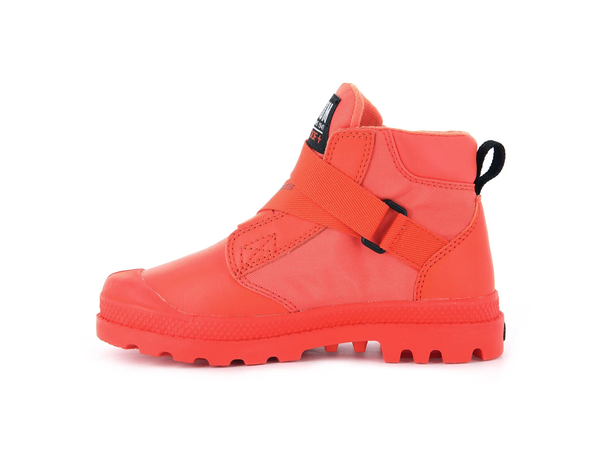 57218-651-M | PAMPA HI CUFFSTR WP  | FIRECRACKER