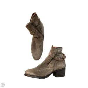 Boots Ankle Heels By Pikolinos In Brown, Size: 9