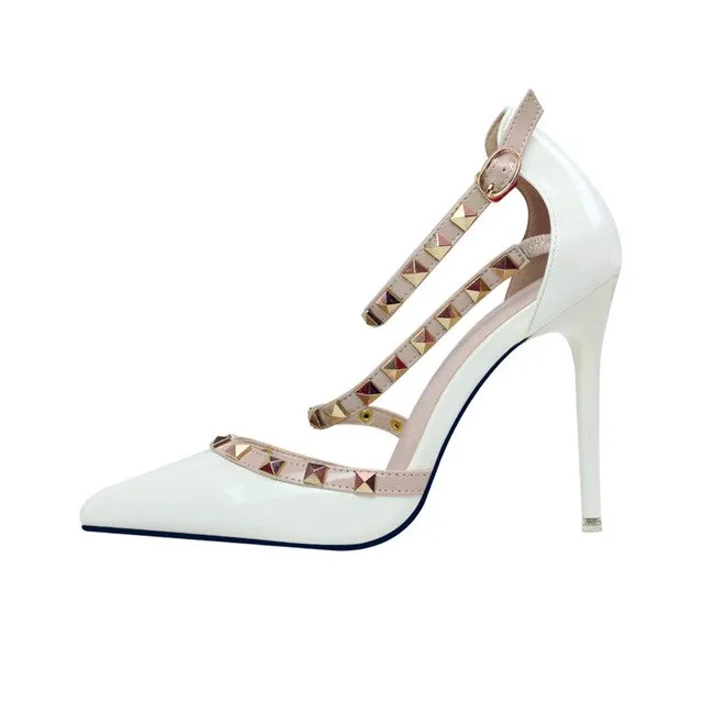 Cut-Outs Party Pumps