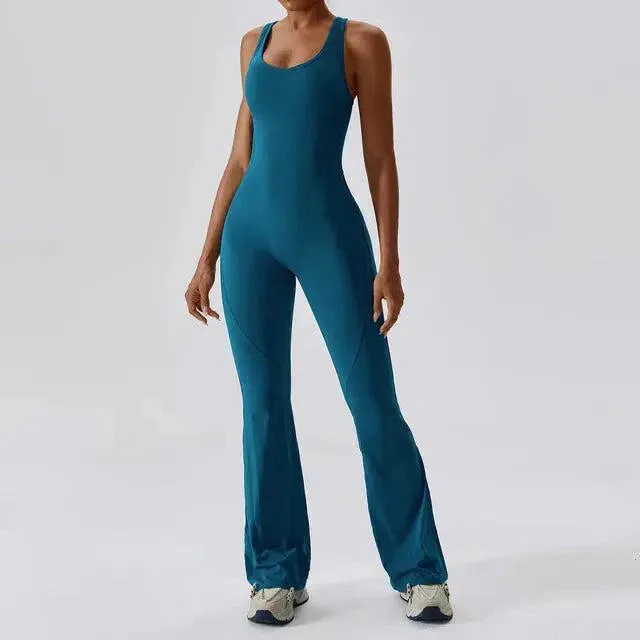 Maren – Body-contouring design – One-piece outfit
