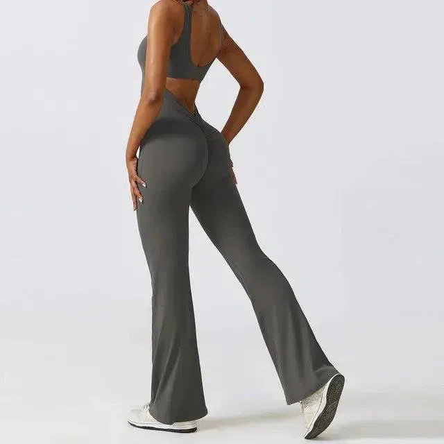 Maren – Body-contouring design – One-piece outfit