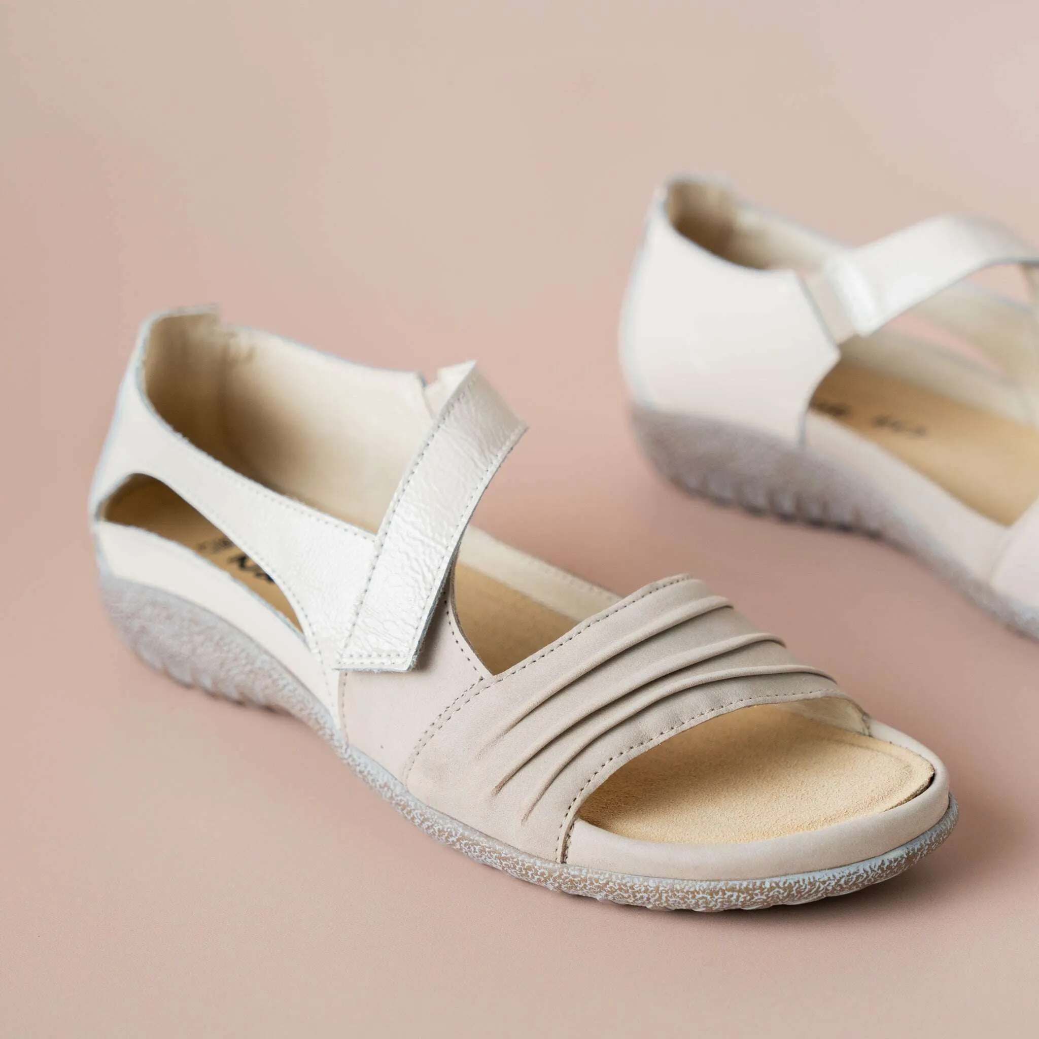 NAOT - Papaki in Beige/Ivory Patent