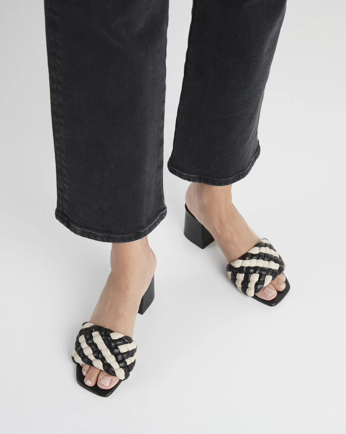 Odessa | Black/White | Lamb Skin Leather