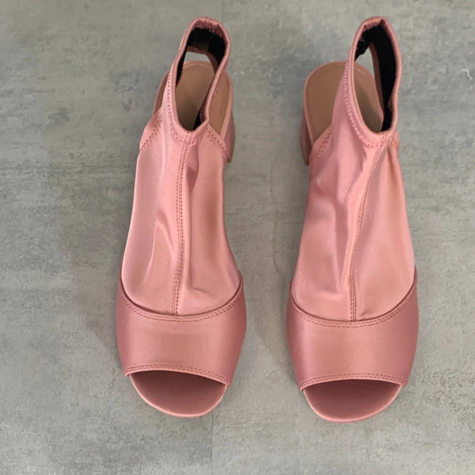 TOPSHOP Pink Satin Stretch Peekaboo Disco Chic Sandals SZ 8.5