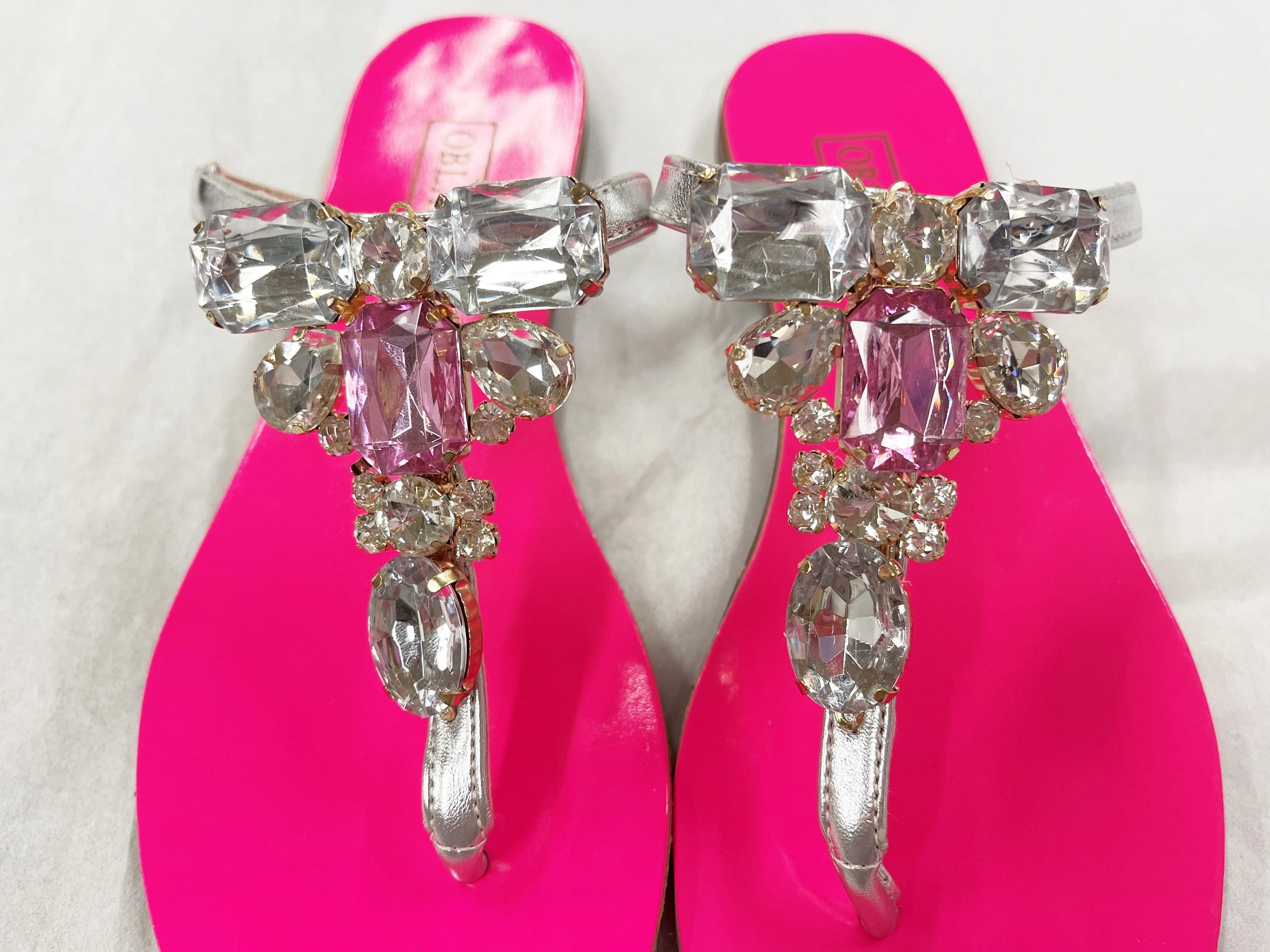 Ventutto Rio Fuchsia Silver Crystal Cluster T-Strap Slippers - 9