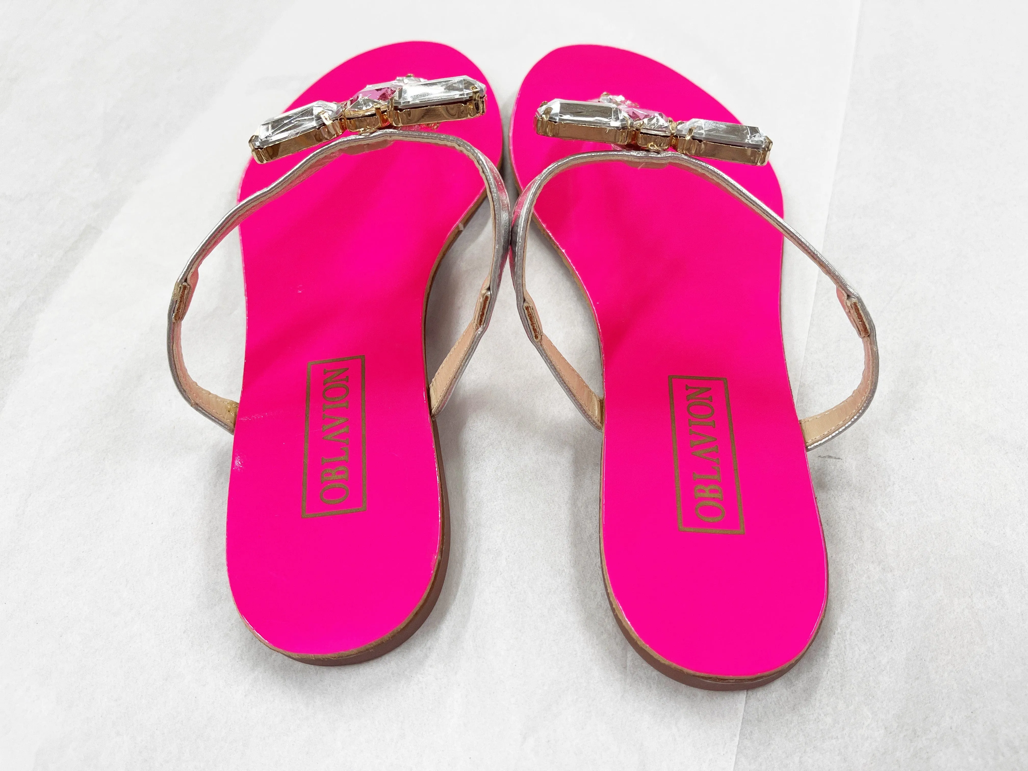 Ventutto Rio Fuchsia Silver Crystal Cluster T-Strap Slippers - 9
